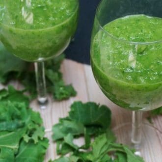 Kale and pineapple smoothie